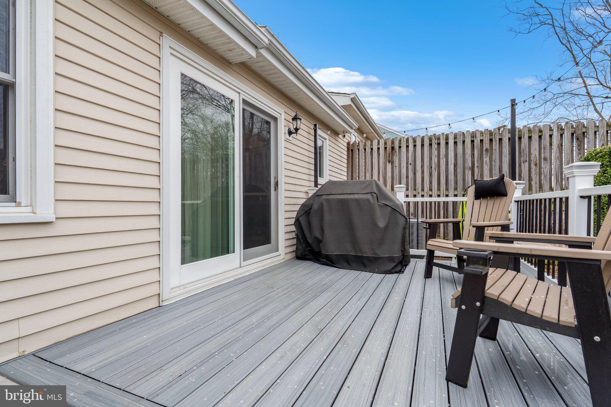 2 GREEN MEADOW COURT