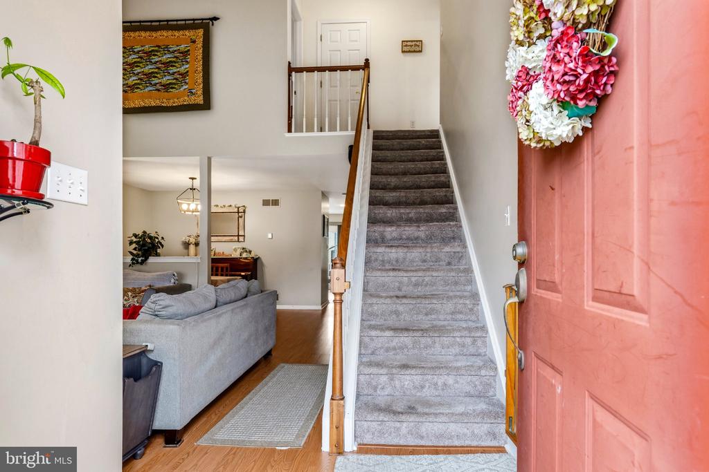 2 GREEN MEADOW COURT