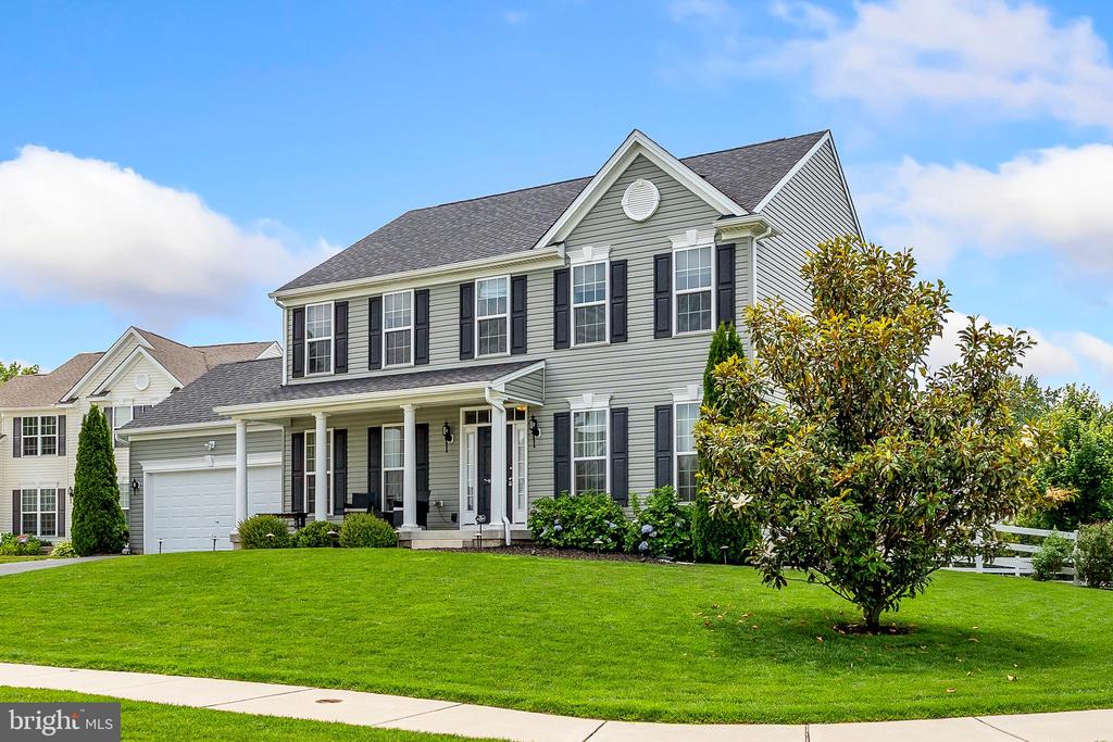2 BARCUS COURT