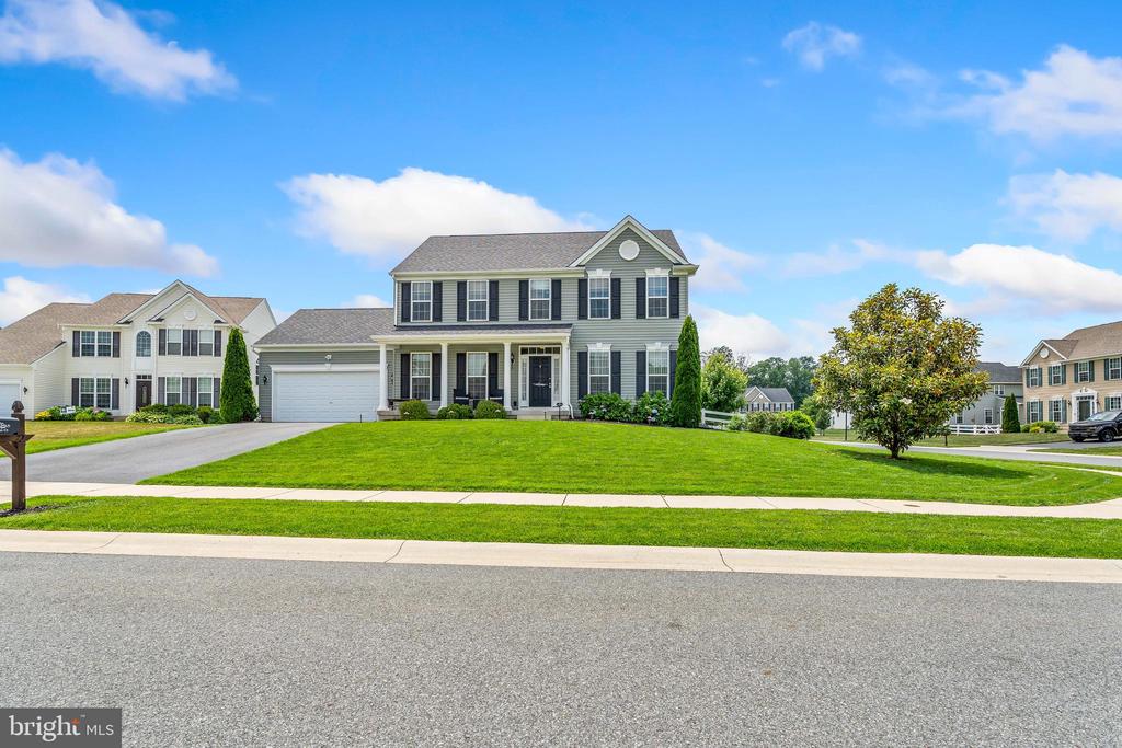 2 BARCUS COURT