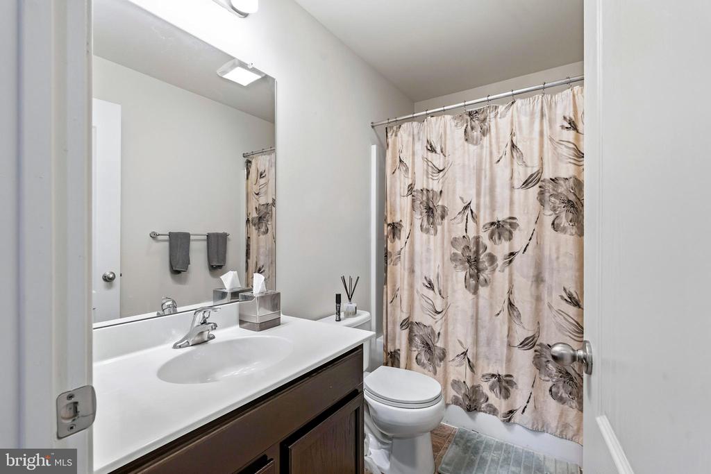 2 BARCUS COURT