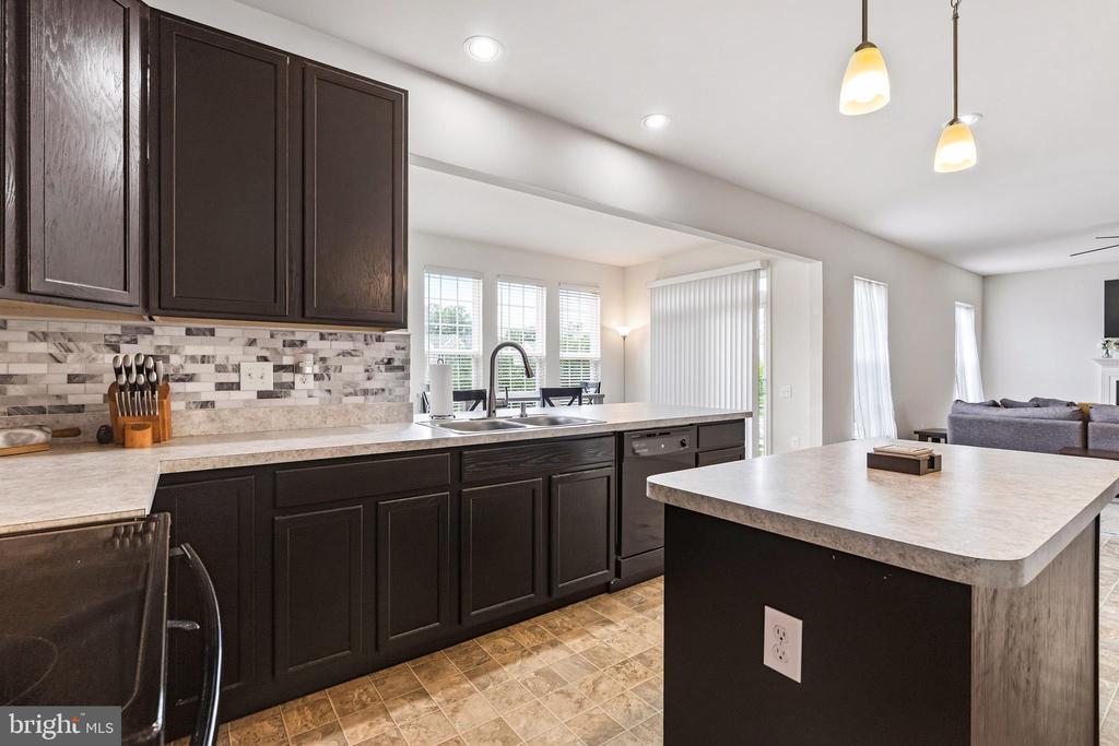 2 BARCUS COURT