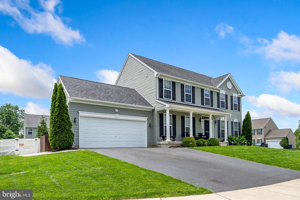 2 BARCUS COURT