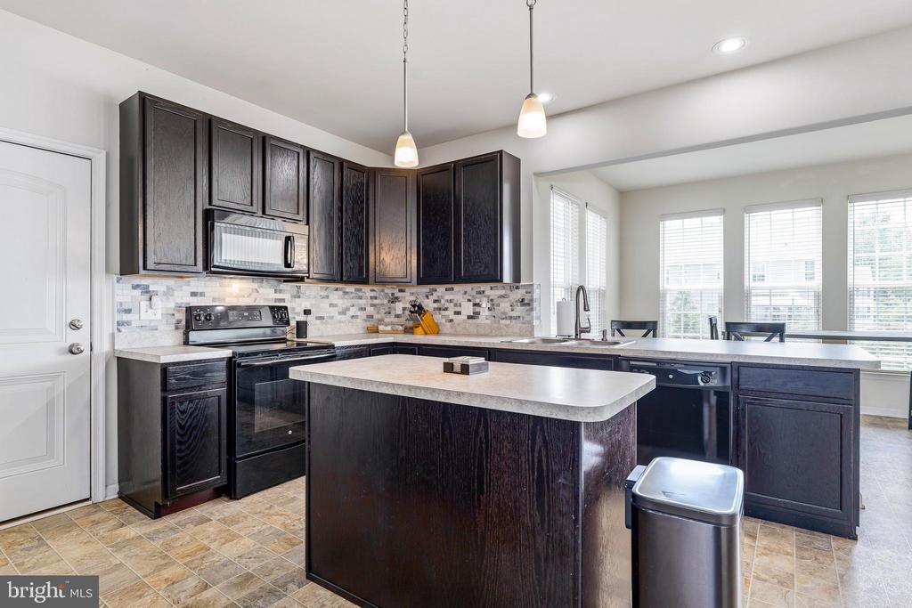 2 BARCUS COURT