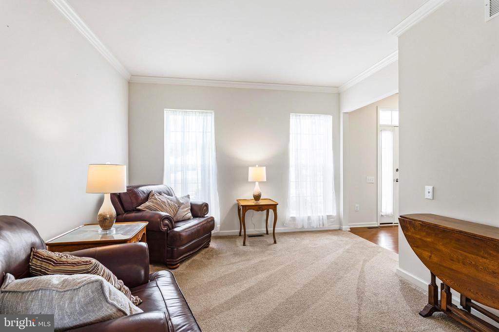 2 BARCUS COURT