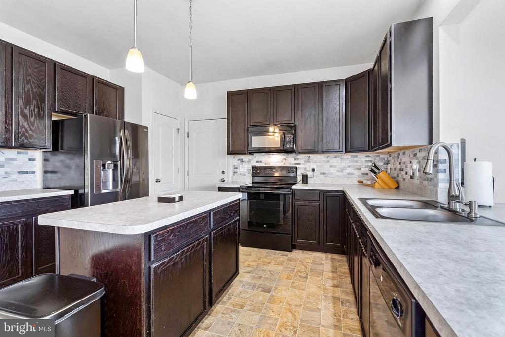 2 BARCUS COURT