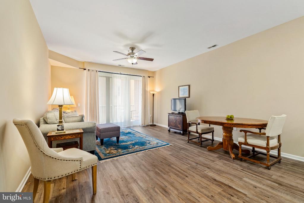 113 E MAIN STREET Unit: 207