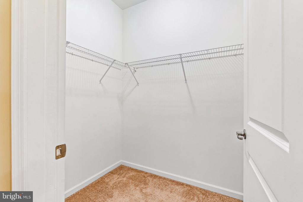 113 E MAIN STREET Unit: 207