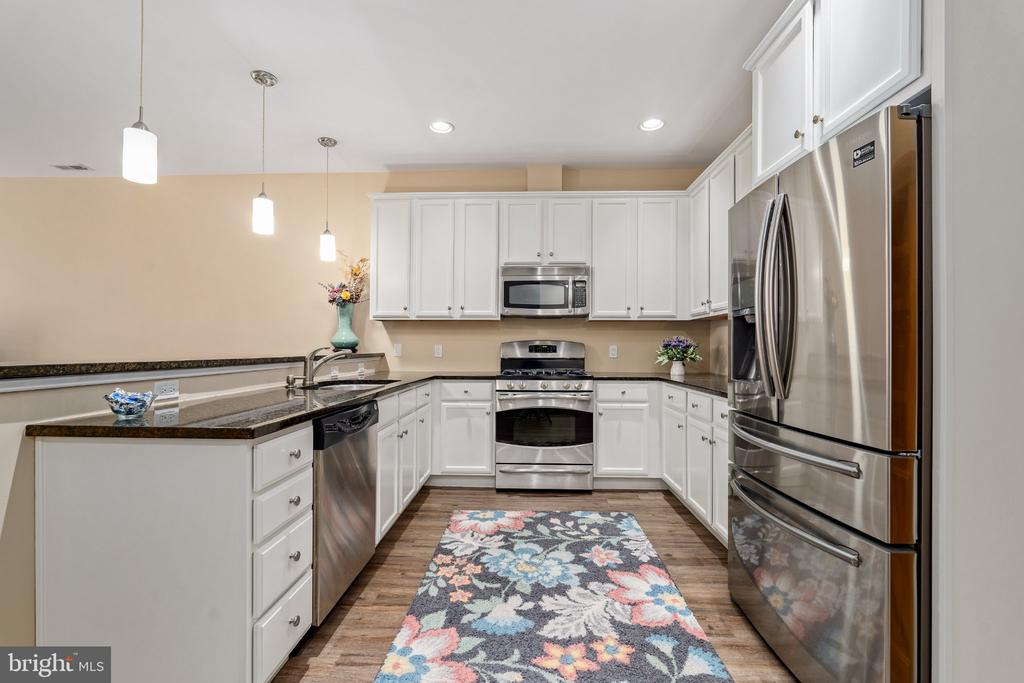 113 E MAIN STREET Unit: 207