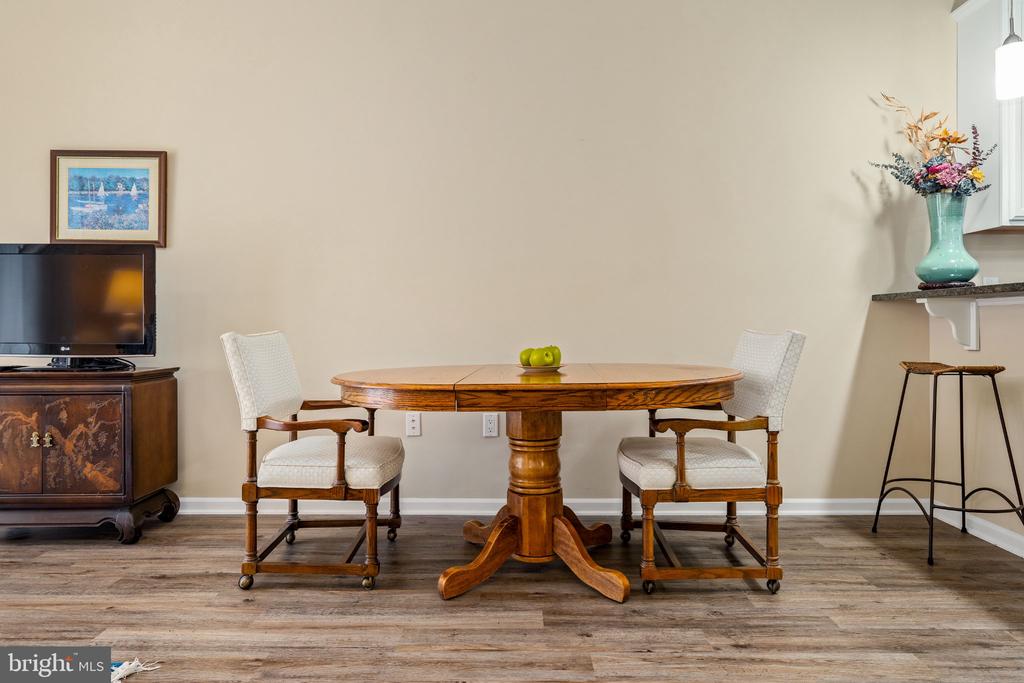 113 E MAIN STREET Unit: 207