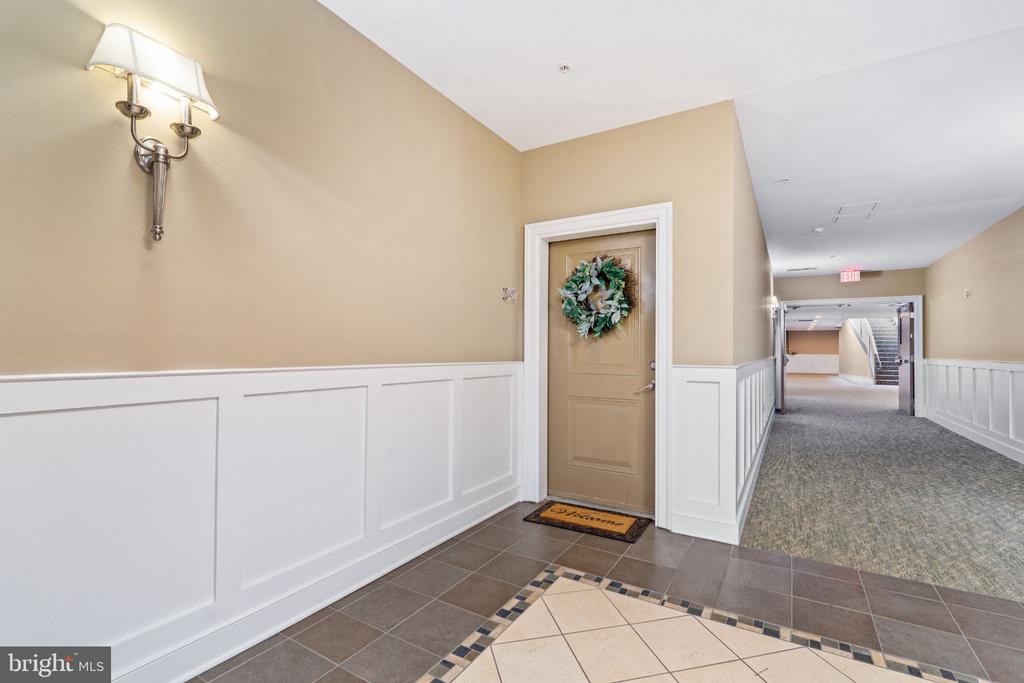 113 E MAIN STREET Unit: 207