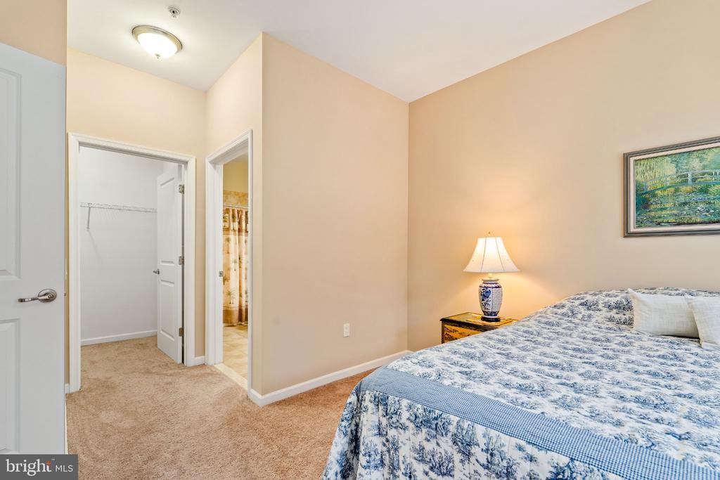 113 E MAIN STREET Unit: 207
