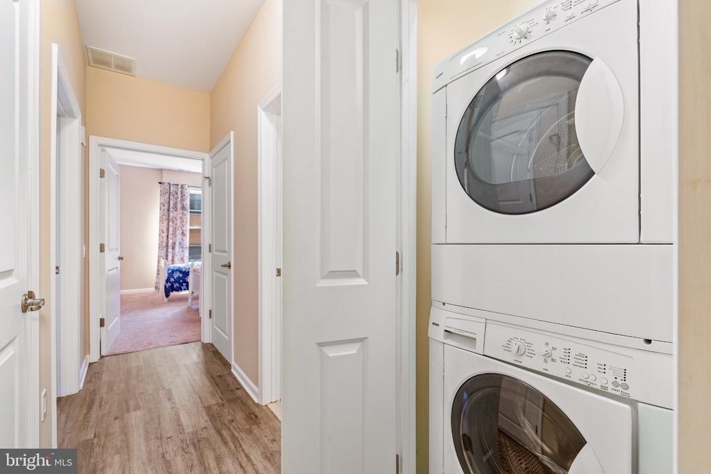 113 E MAIN STREET Unit: 207