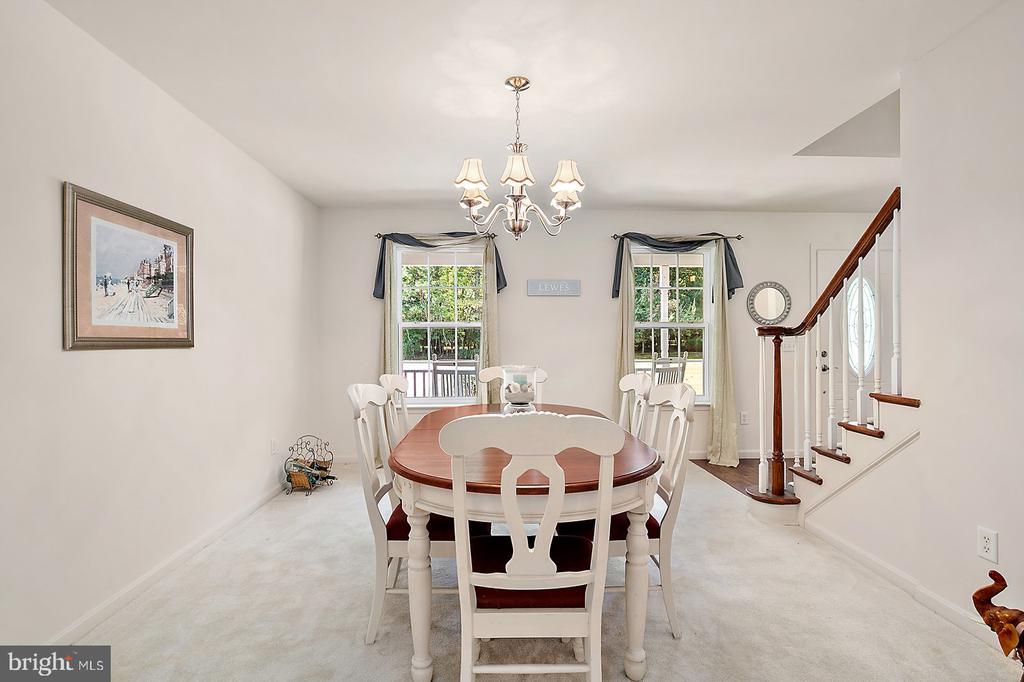 12 BAY OAK DRIVE