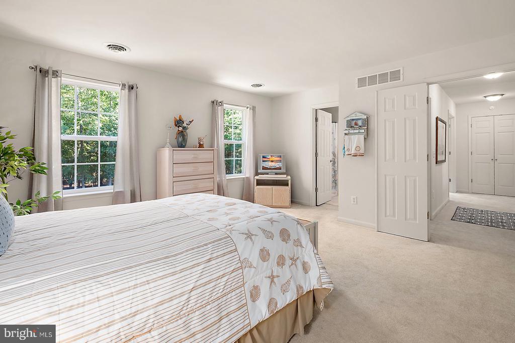 12 BAY OAK DRIVE