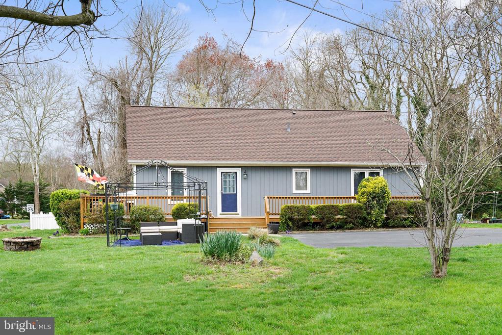 11 CRESCENT LANE
