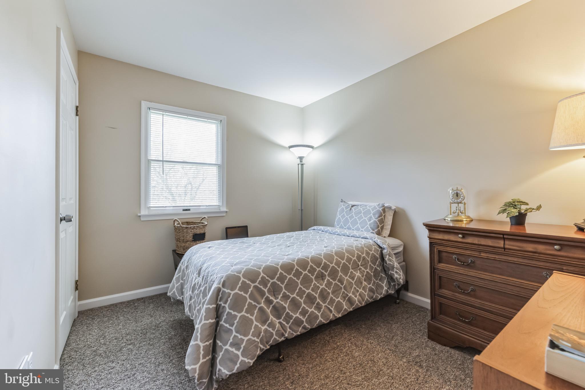 71 YELLOWFIELD BOULEVARD