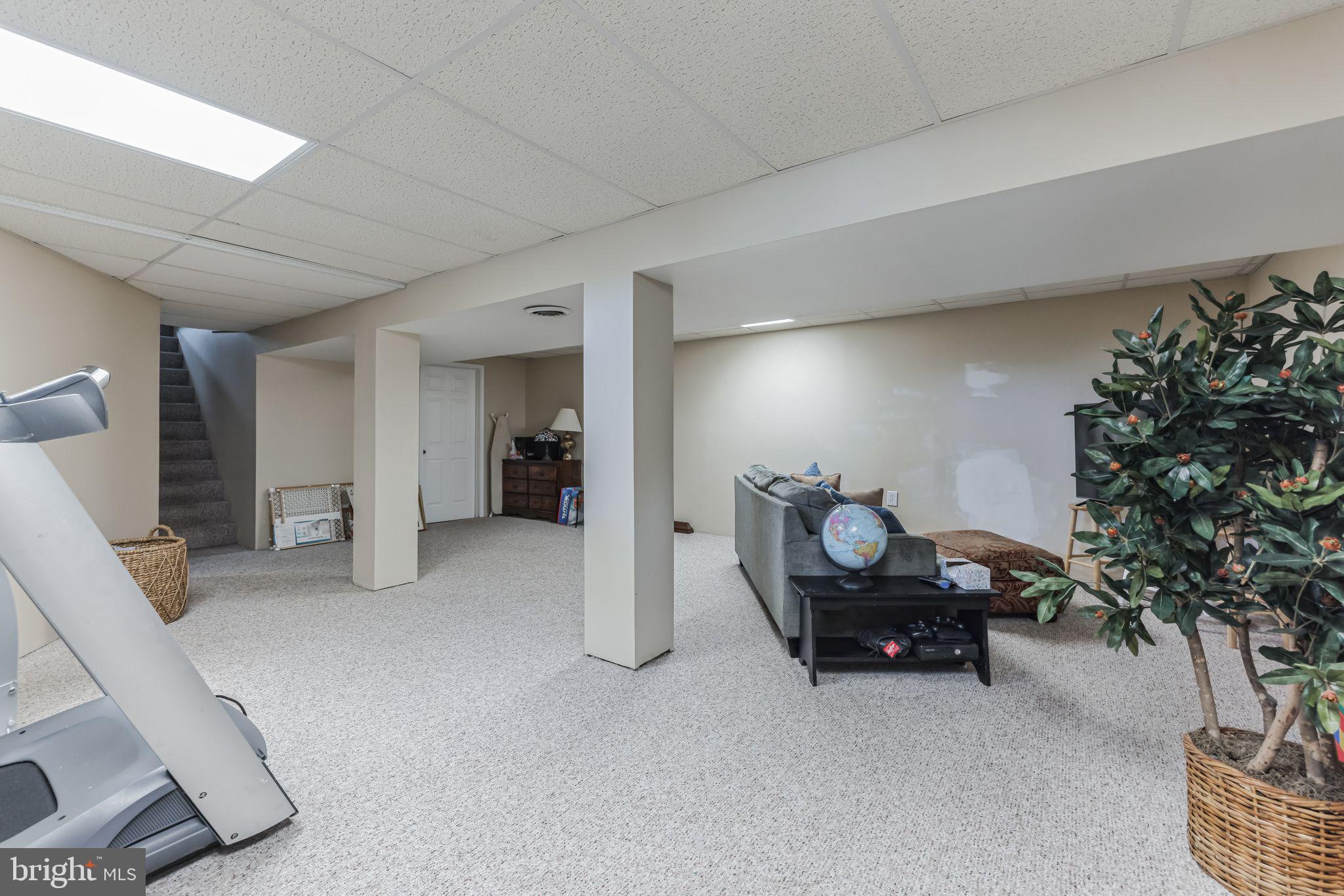 71 YELLOWFIELD BOULEVARD