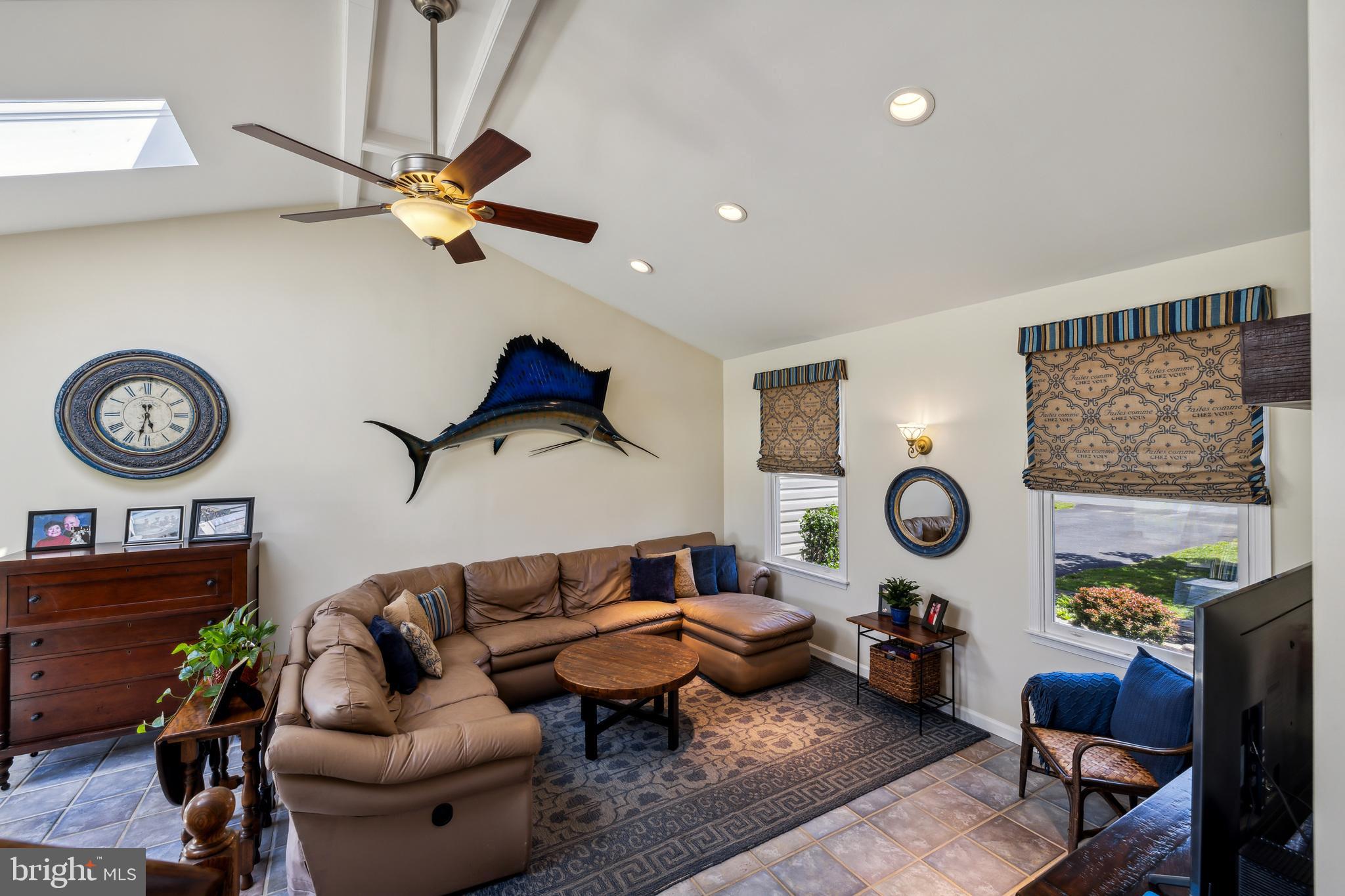 71 YELLOWFIELD BOULEVARD