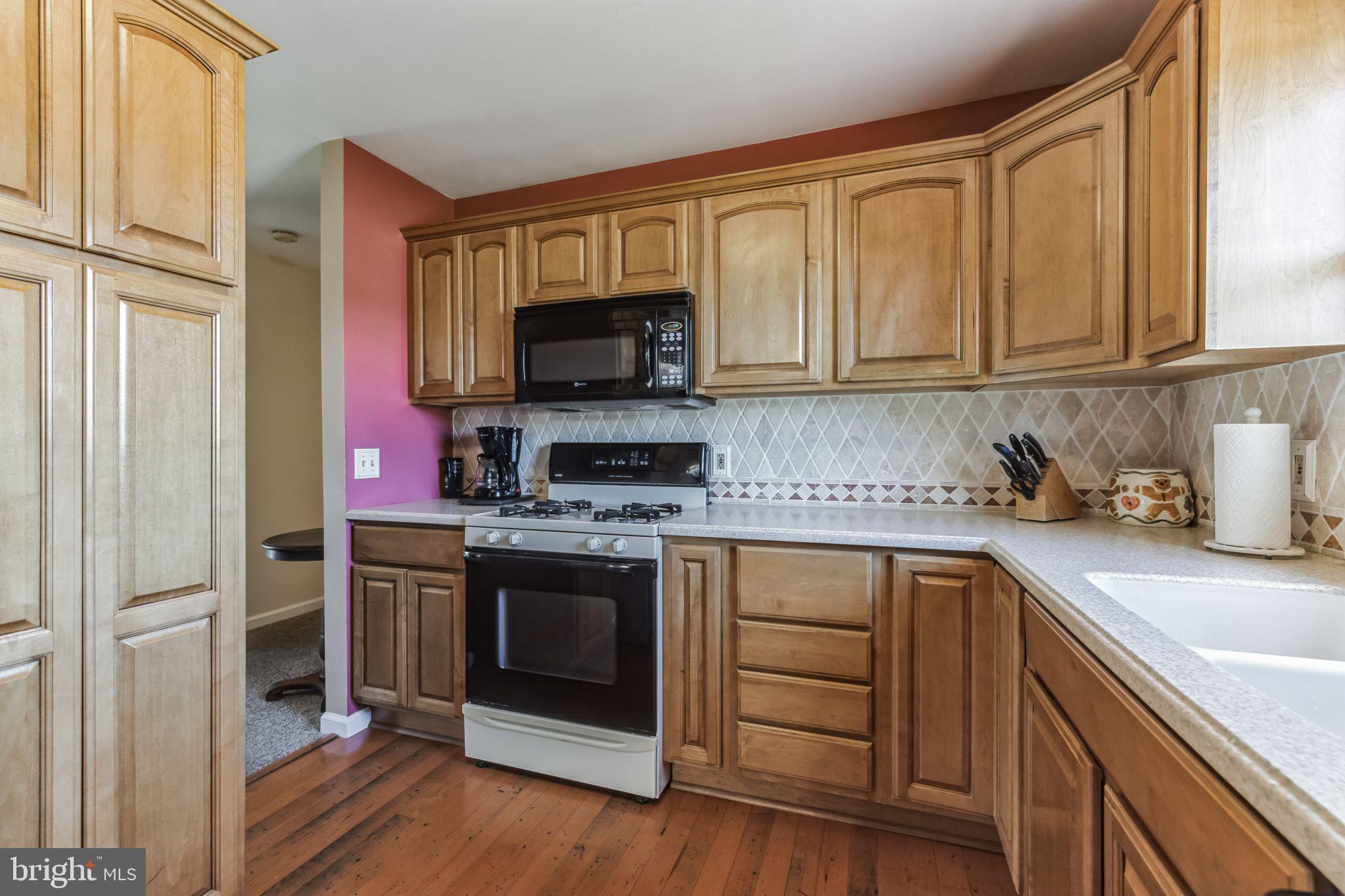 71 YELLOWFIELD BOULEVARD