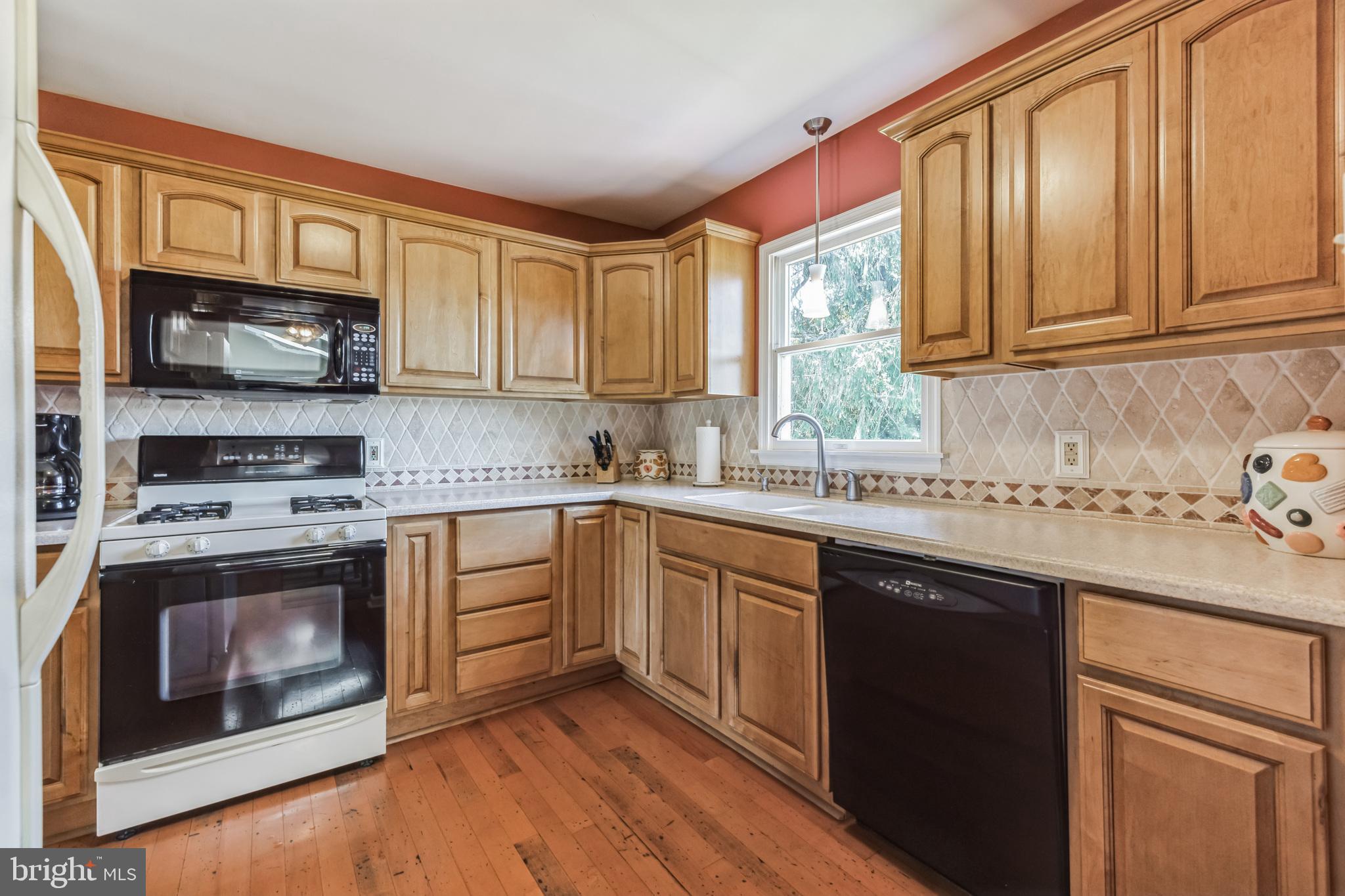 71 YELLOWFIELD BOULEVARD