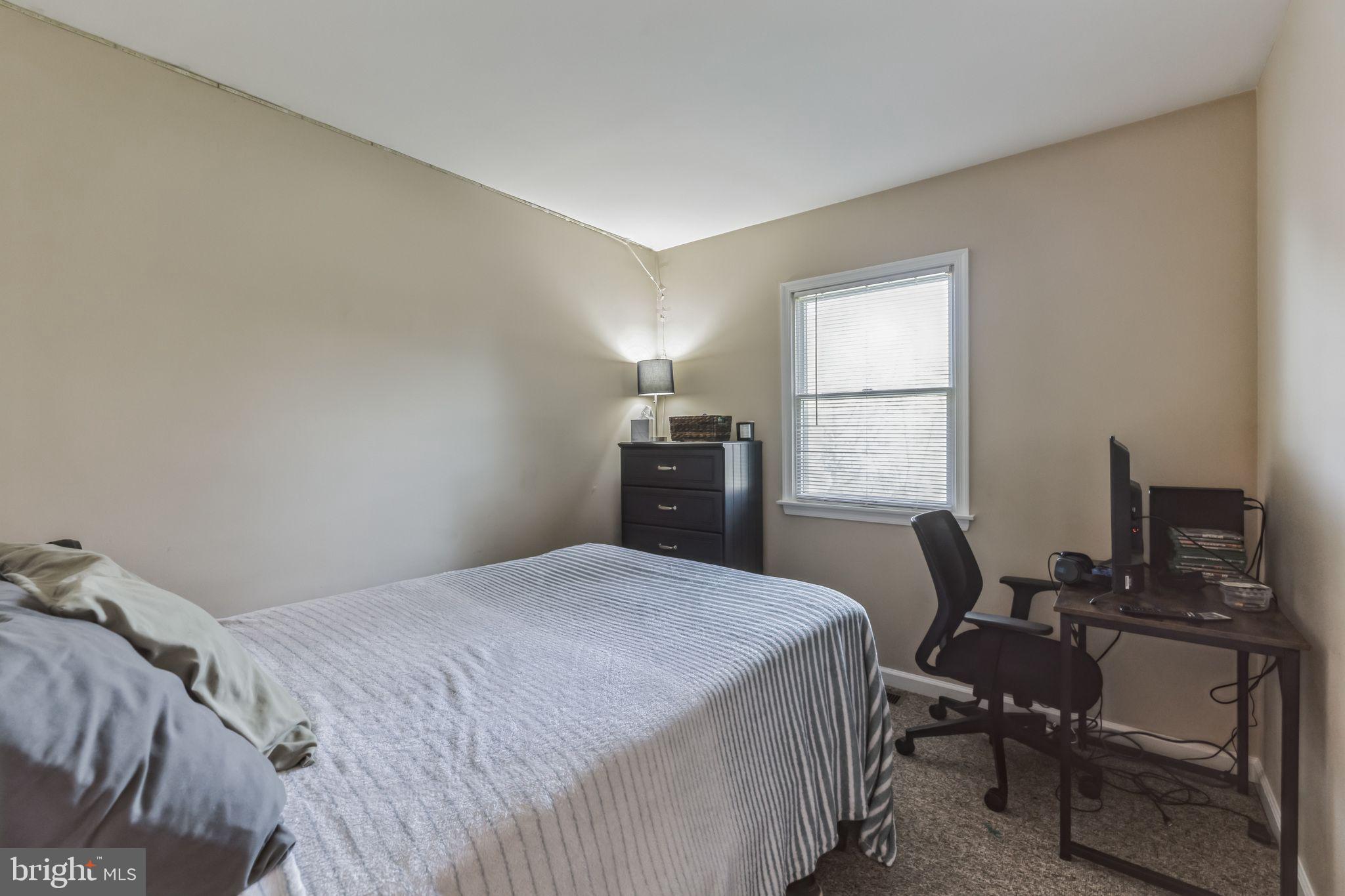 71 YELLOWFIELD BOULEVARD