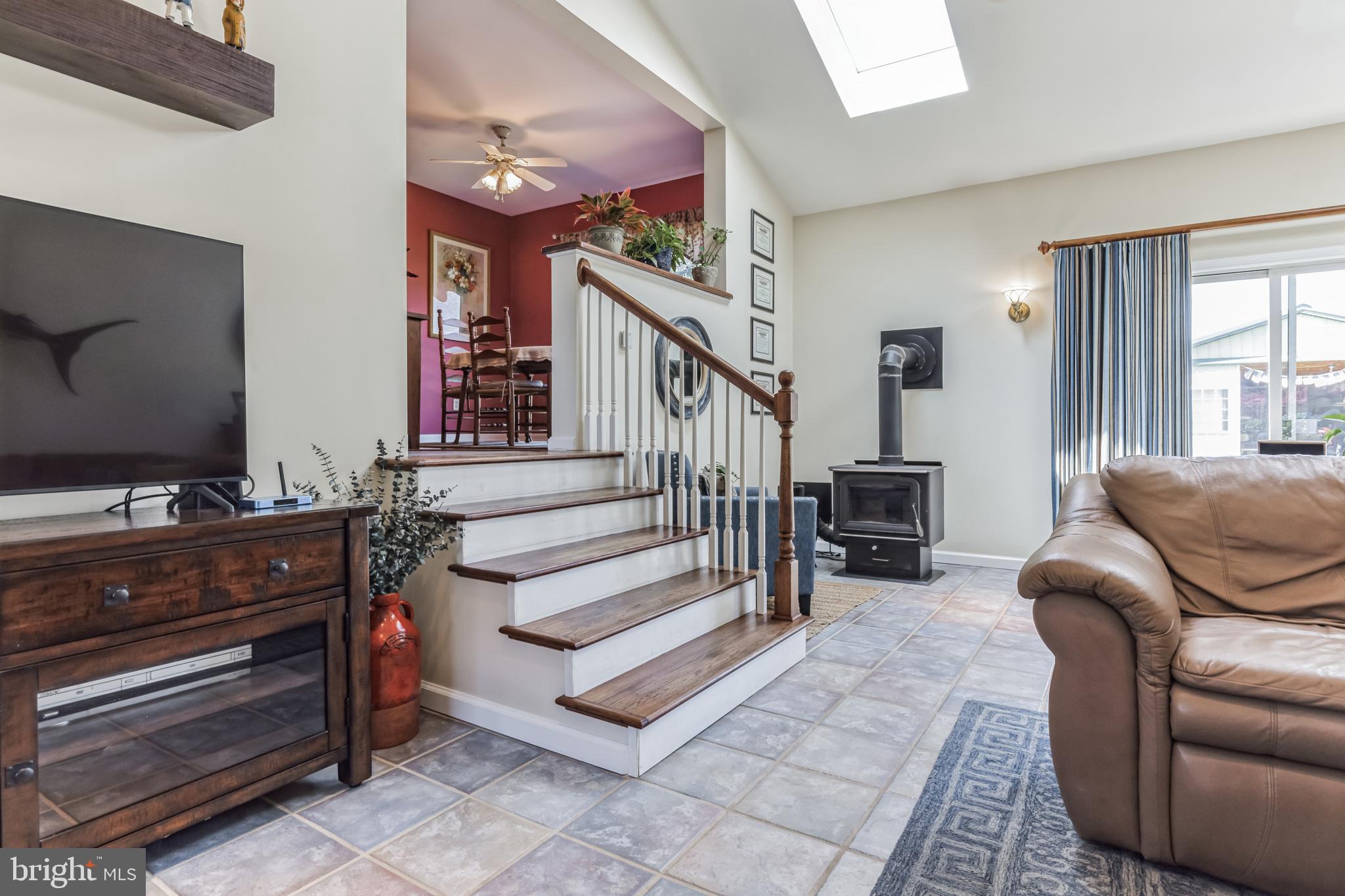 71 YELLOWFIELD BOULEVARD