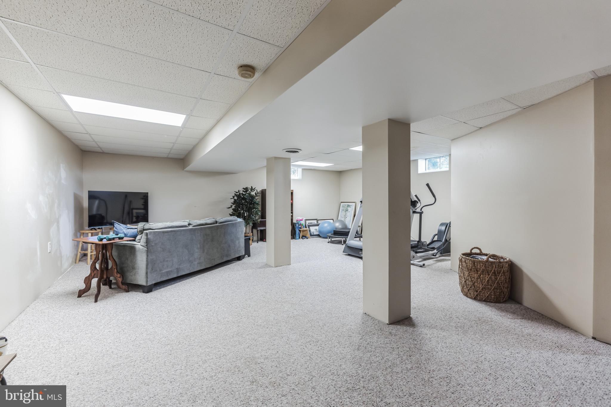 71 YELLOWFIELD BOULEVARD