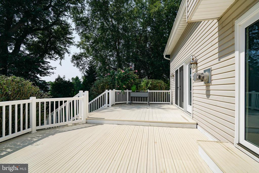 50 MEADOW VIEW COURT