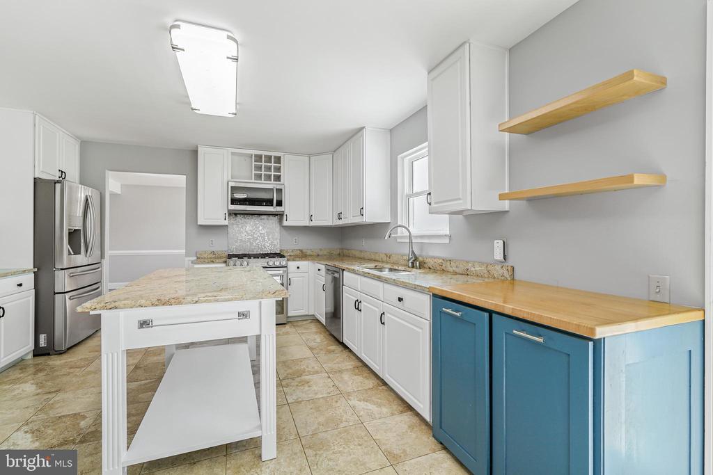 50 MEADOW VIEW COURT