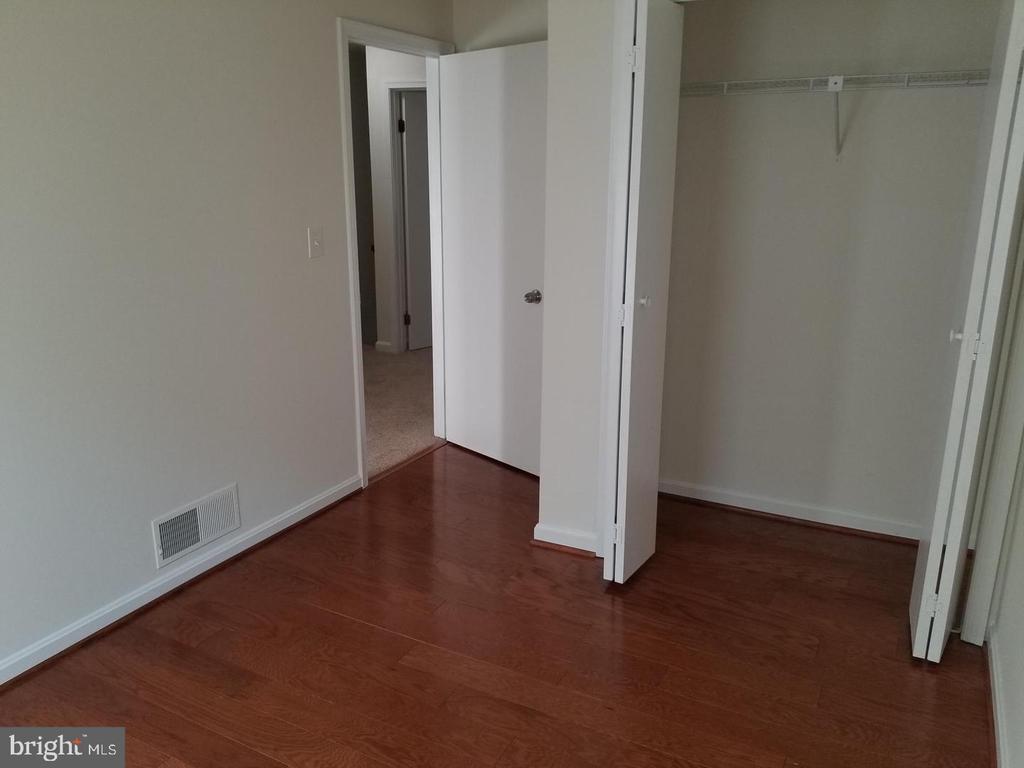155 E VILLAGE ROAD
