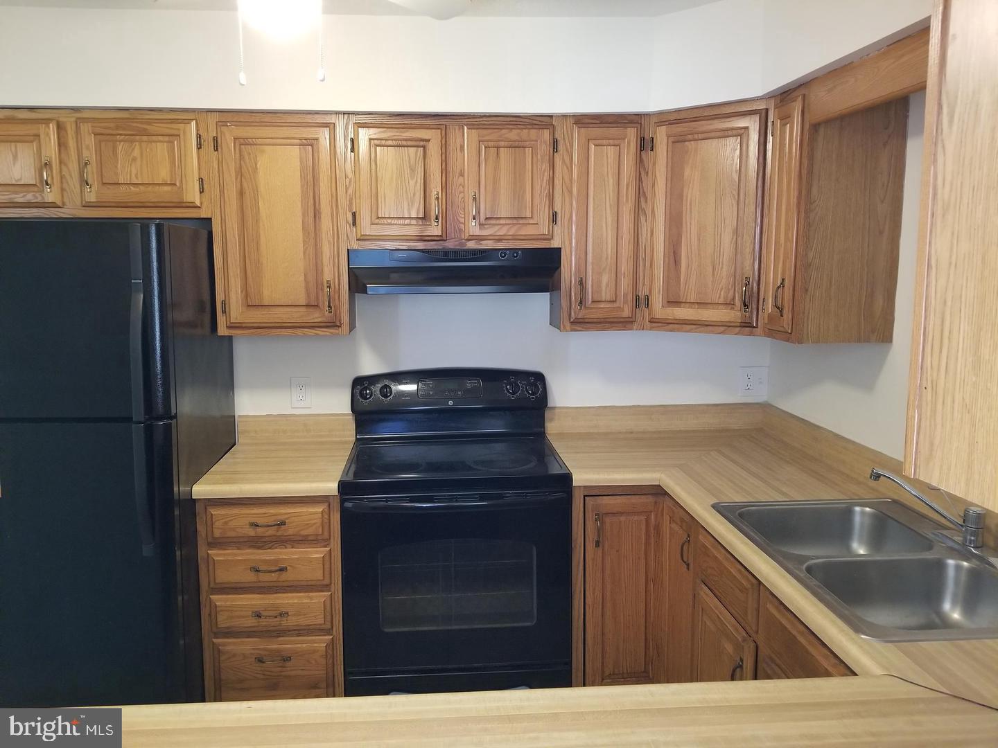 155 E VILLAGE ROAD