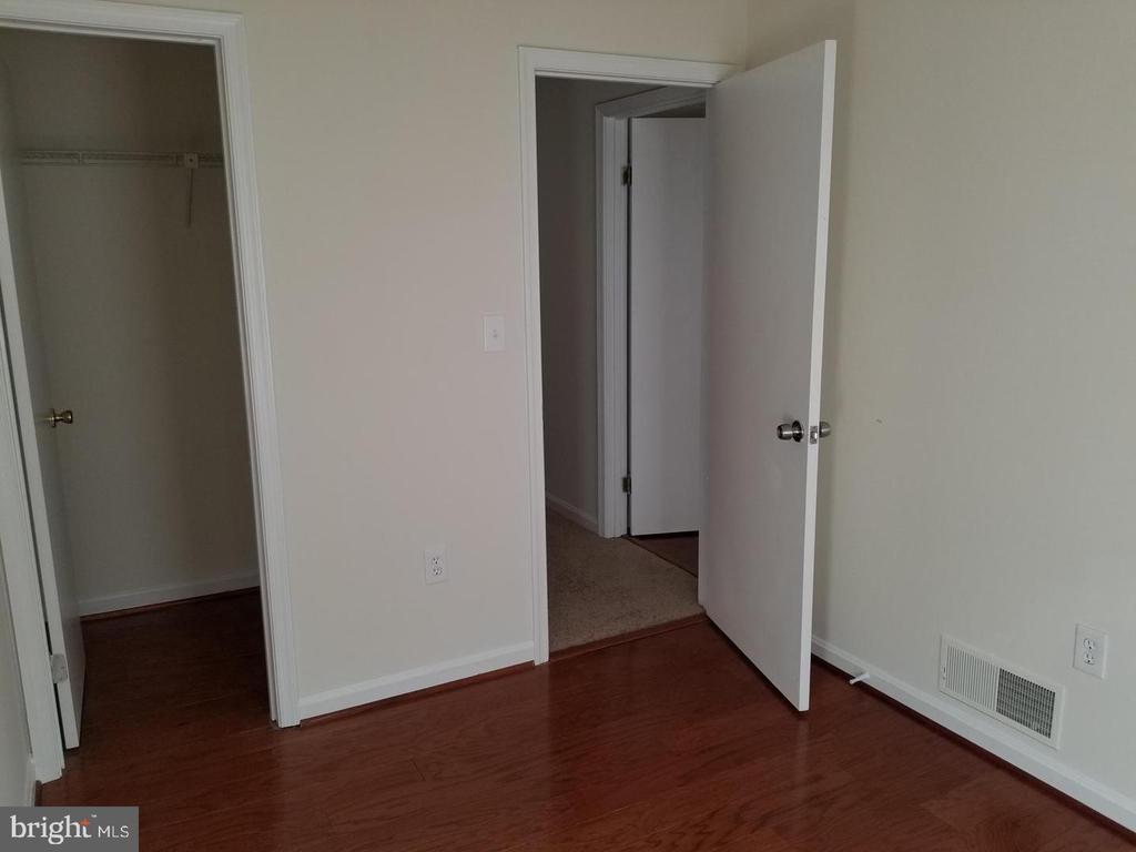 155 E VILLAGE ROAD