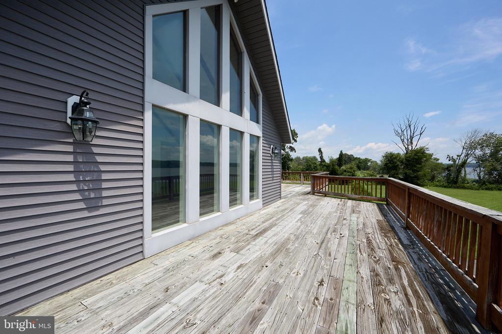 209 CASPARUS WAY