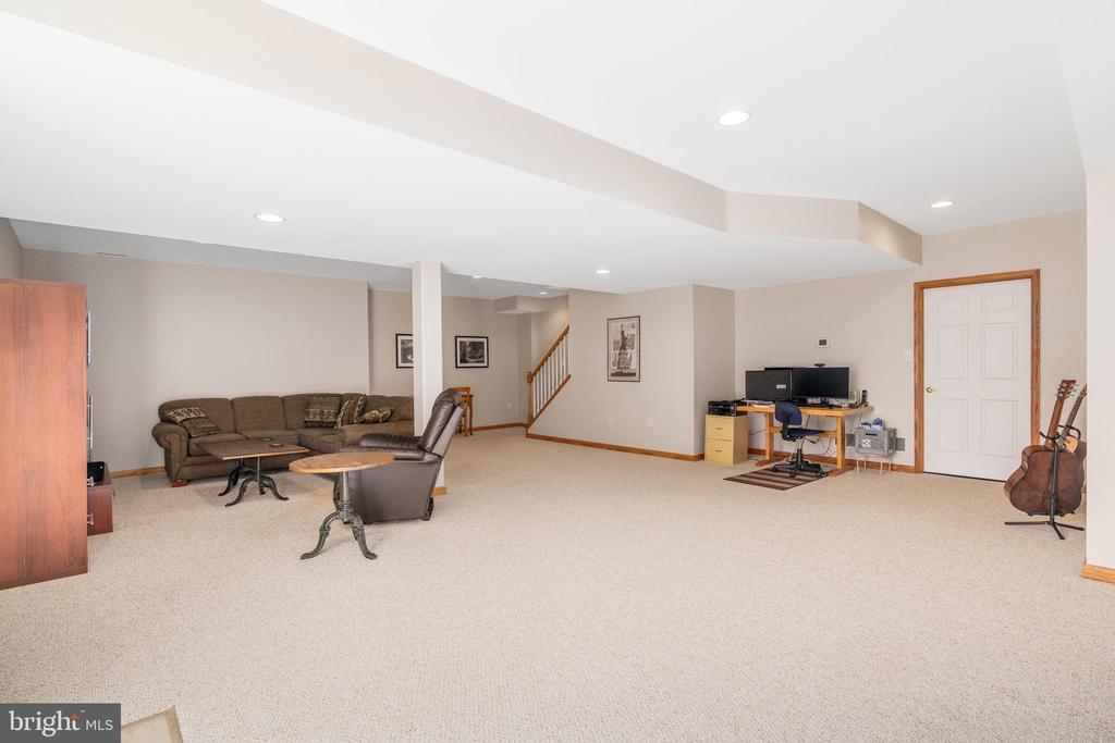 11 AUTUMN WOODS DRIVE