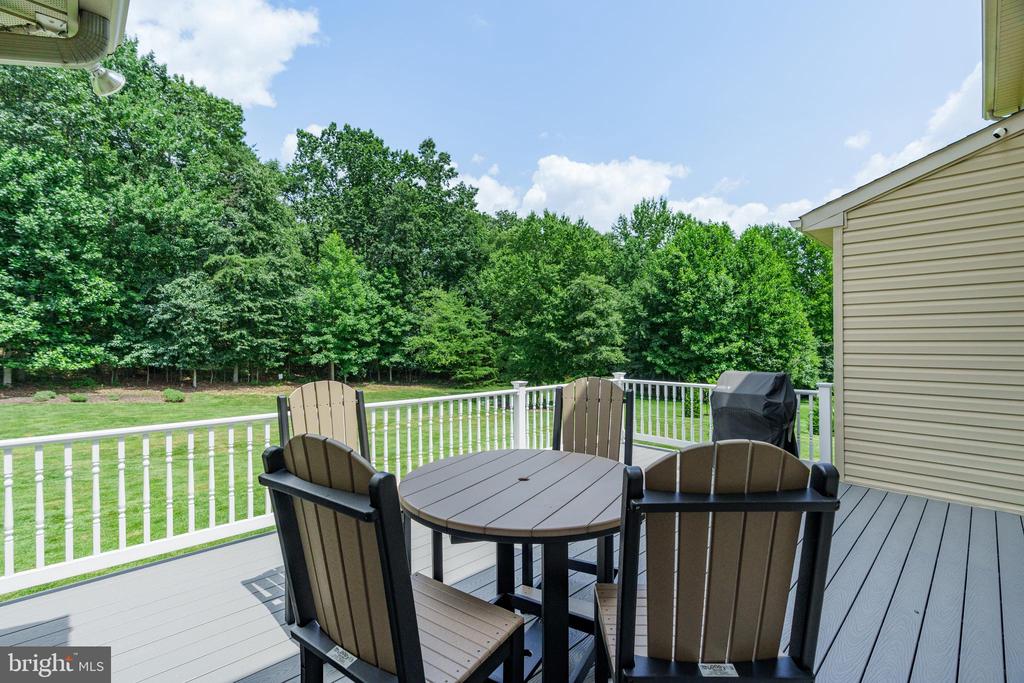 11 AUTUMN WOODS DRIVE
