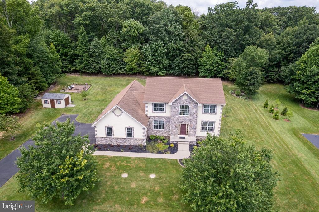 11 AUTUMN WOODS DRIVE