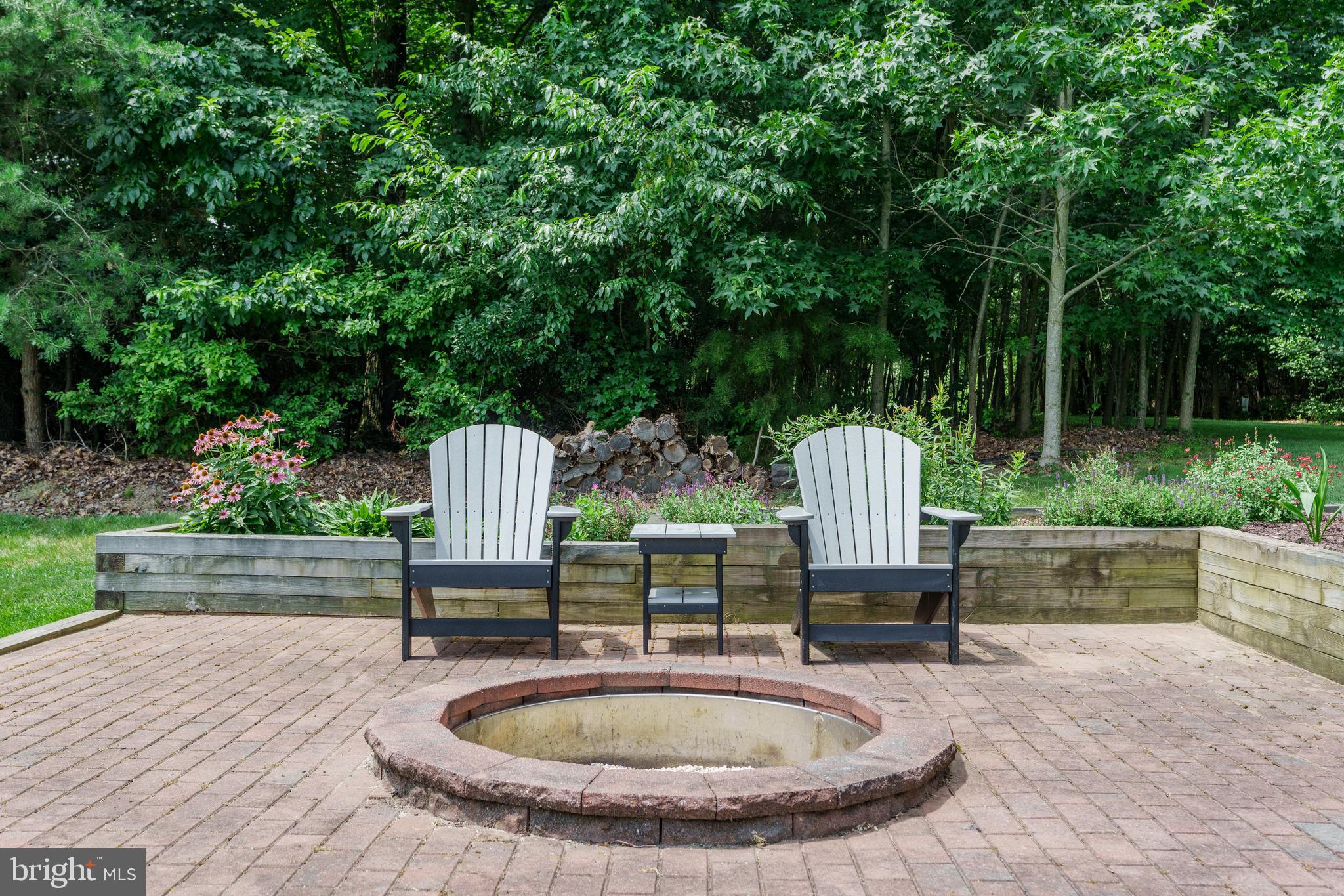 11 AUTUMN WOODS DRIVE