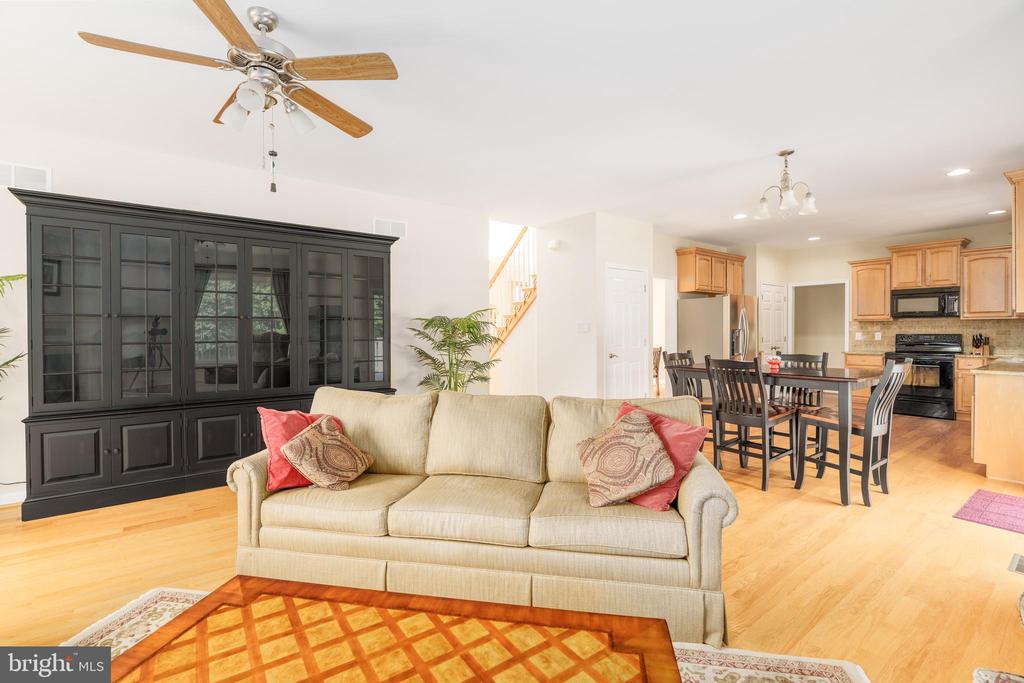 11 AUTUMN WOODS DRIVE