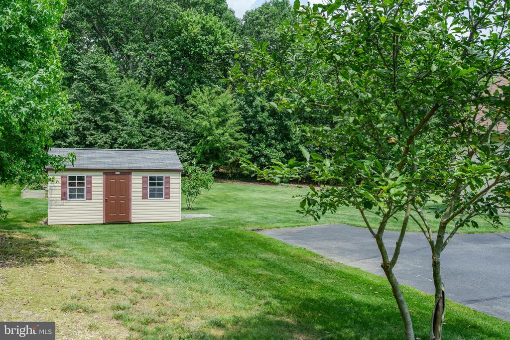 11 AUTUMN WOODS DRIVE