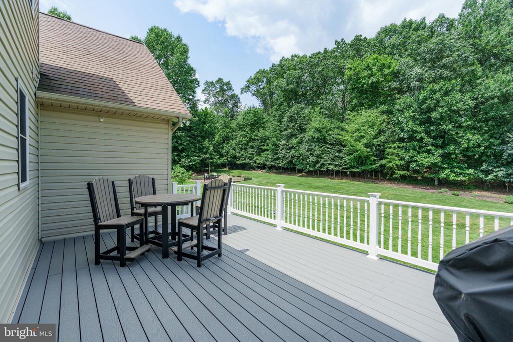 11 AUTUMN WOODS DRIVE