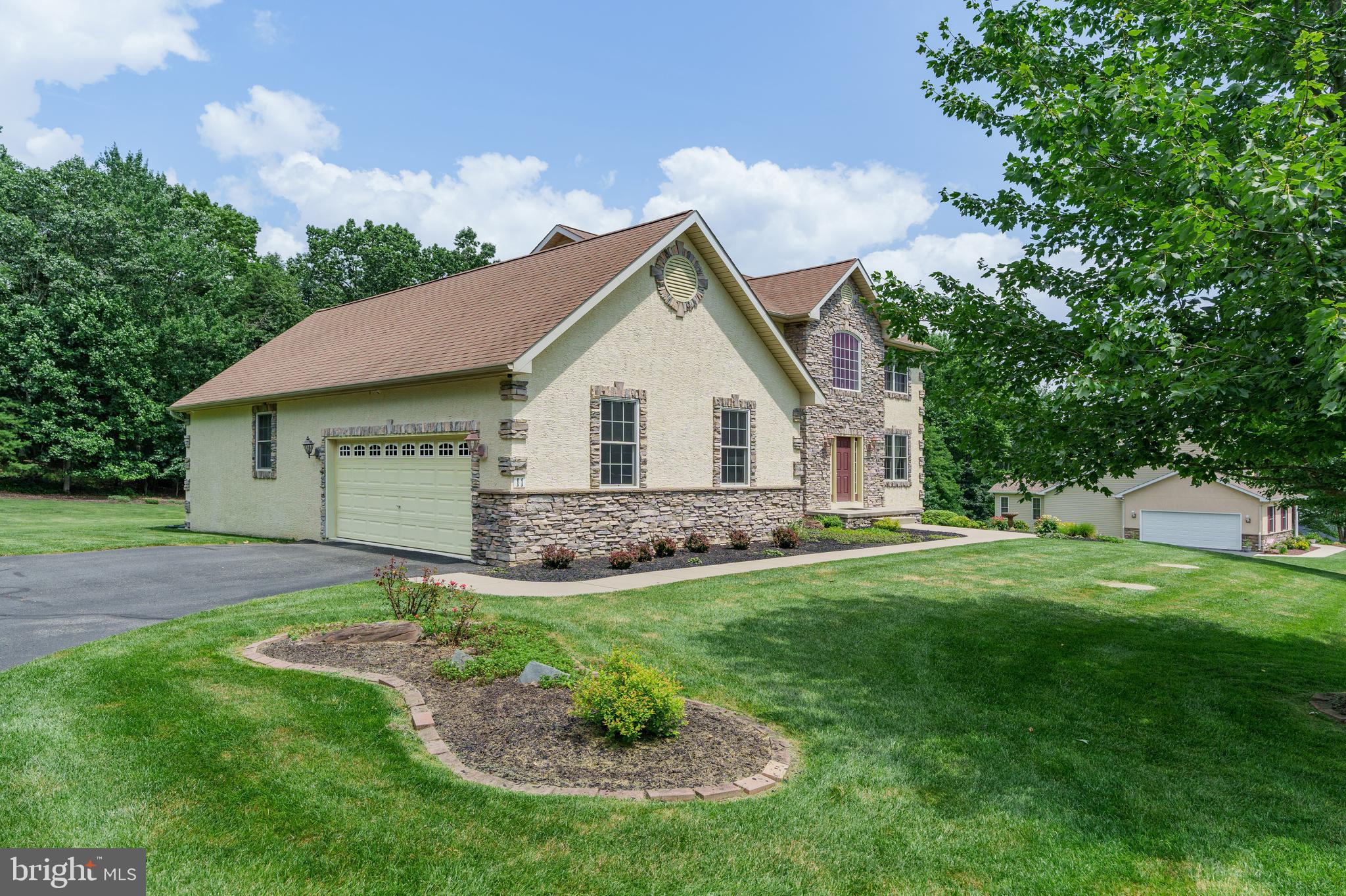 11 AUTUMN WOODS DRIVE