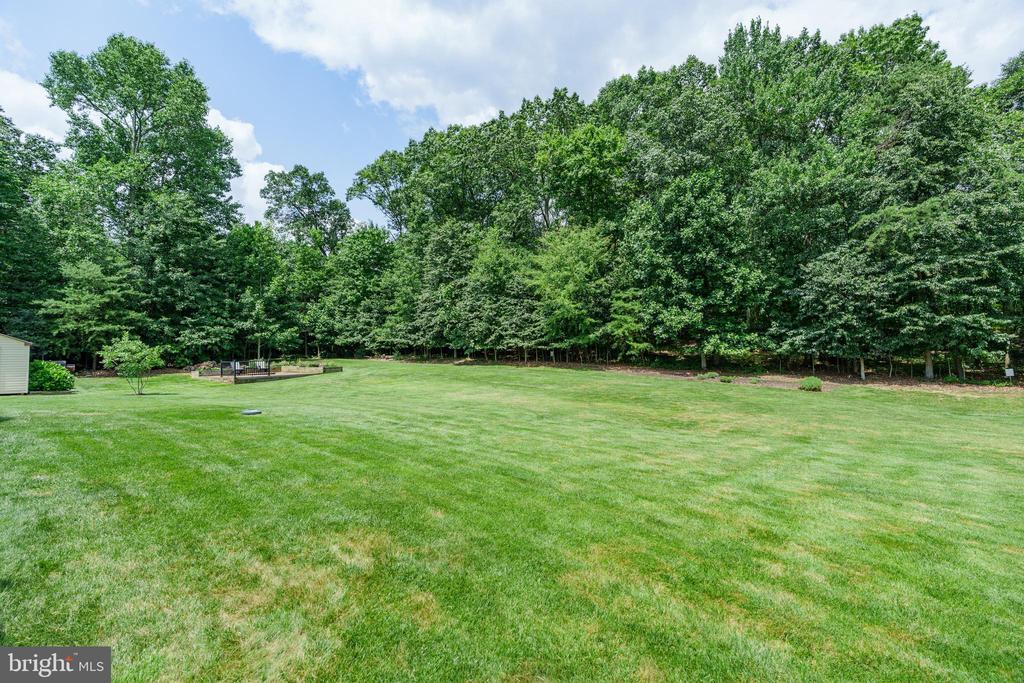 11 AUTUMN WOODS DRIVE