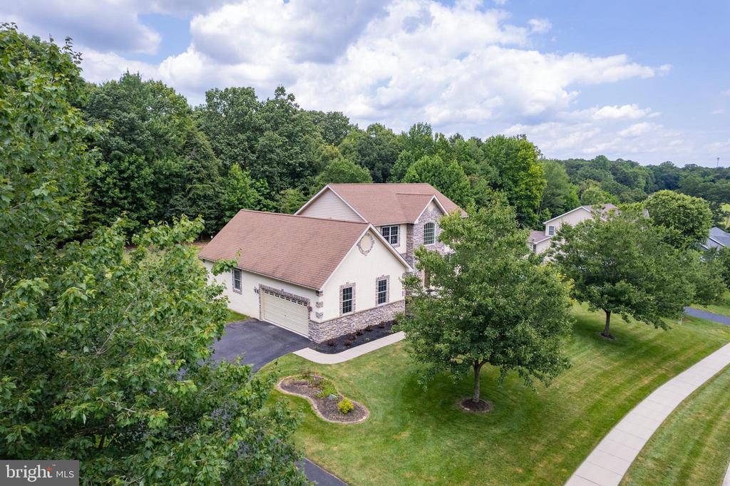11 AUTUMN WOODS DRIVE