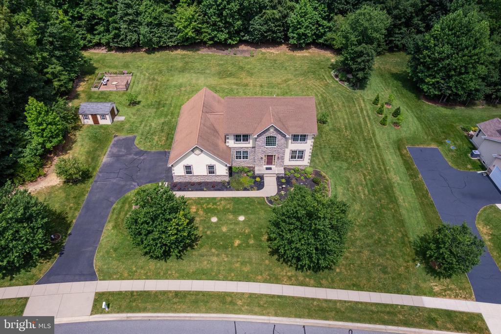 11 AUTUMN WOODS DRIVE