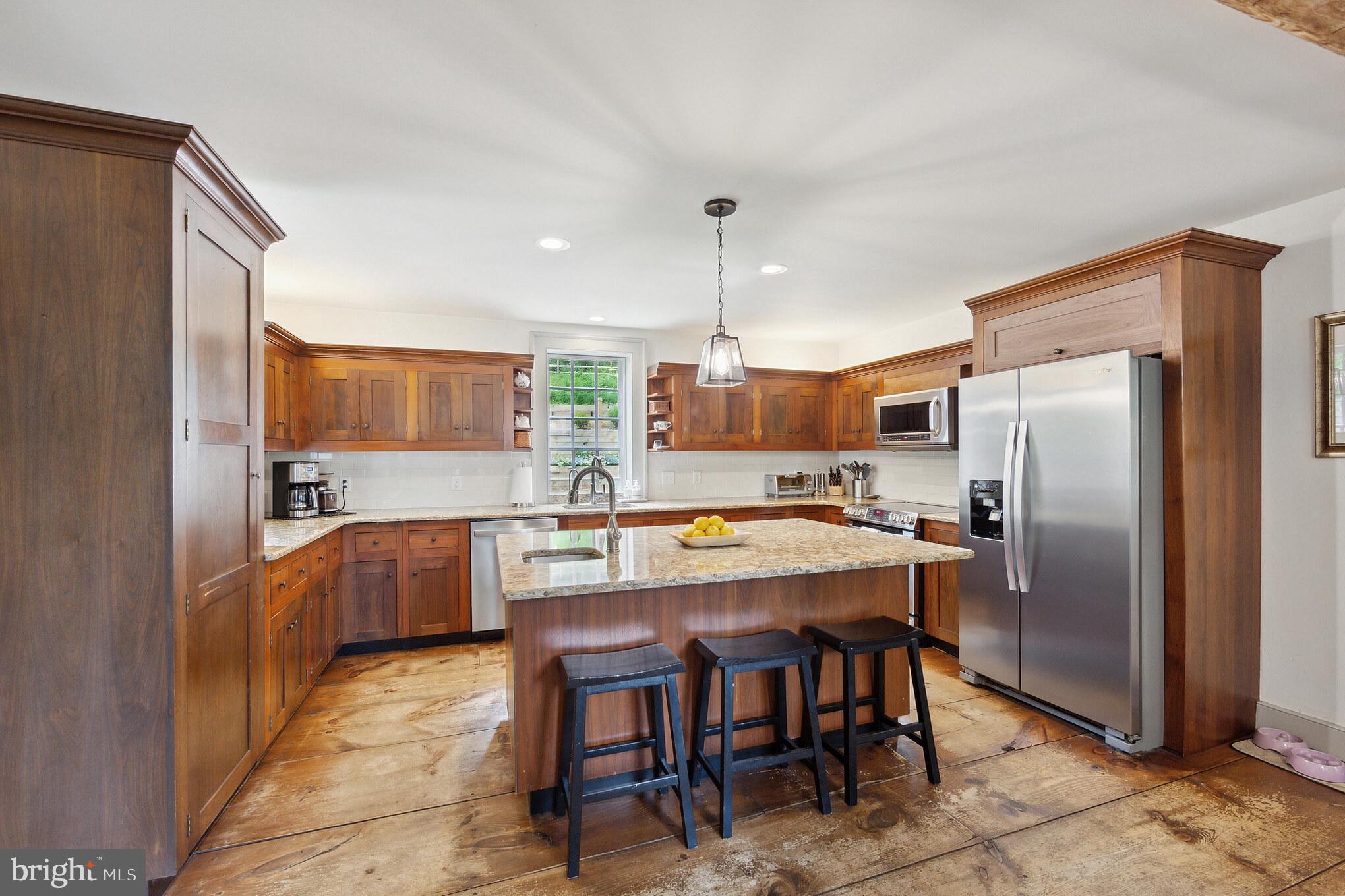 103 CANTERBURY COURT