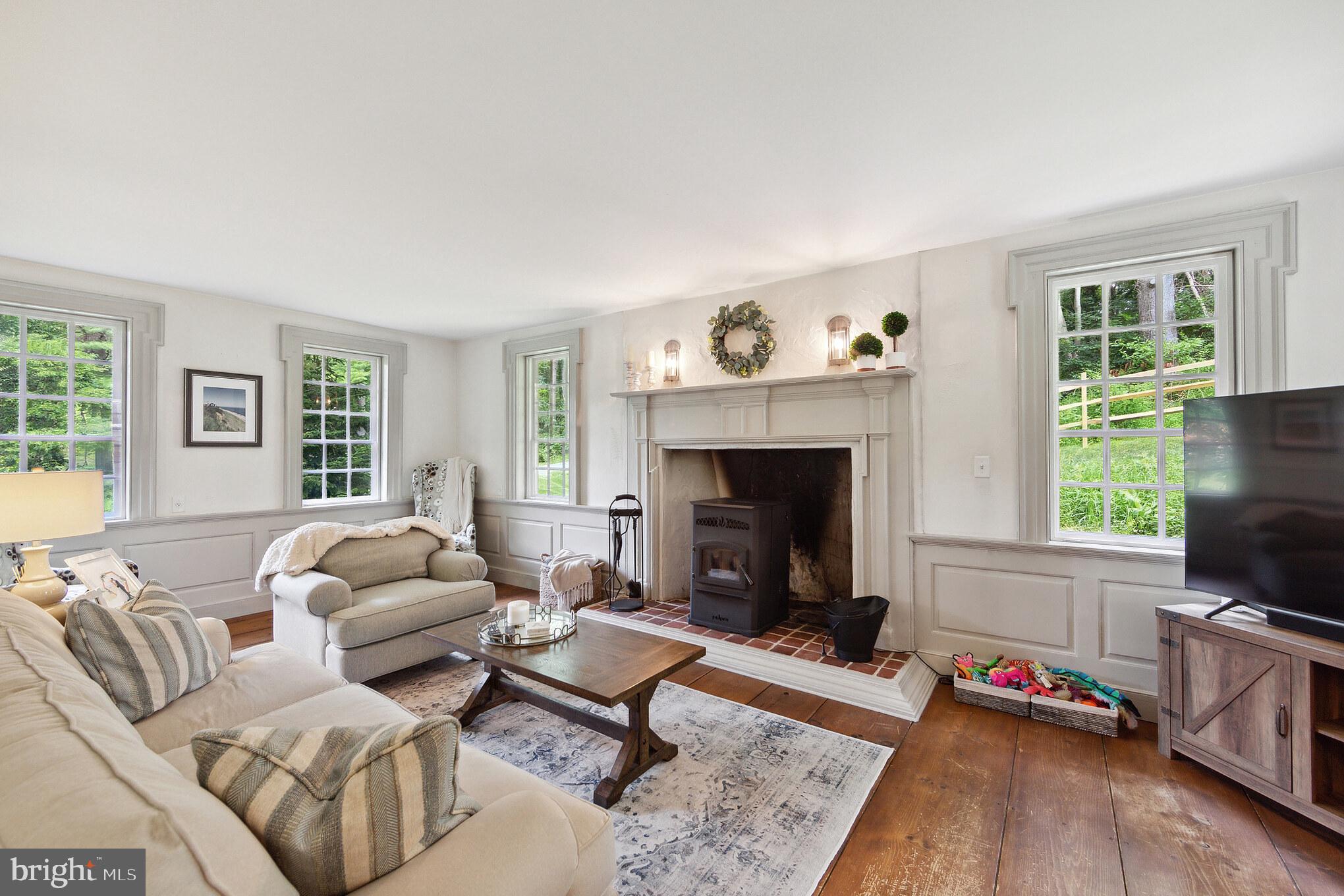 103 CANTERBURY COURT