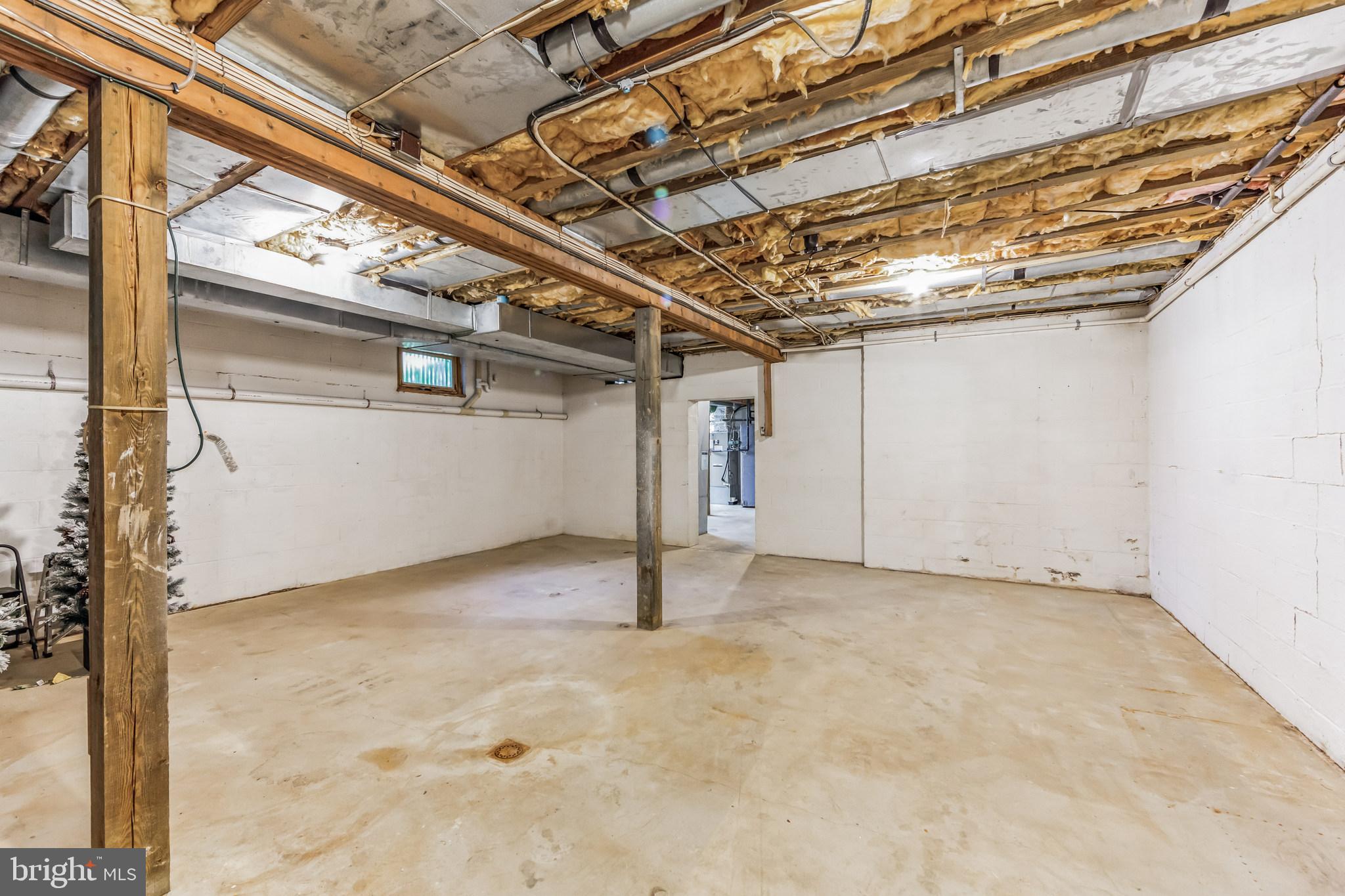 103 CANTERBURY COURT