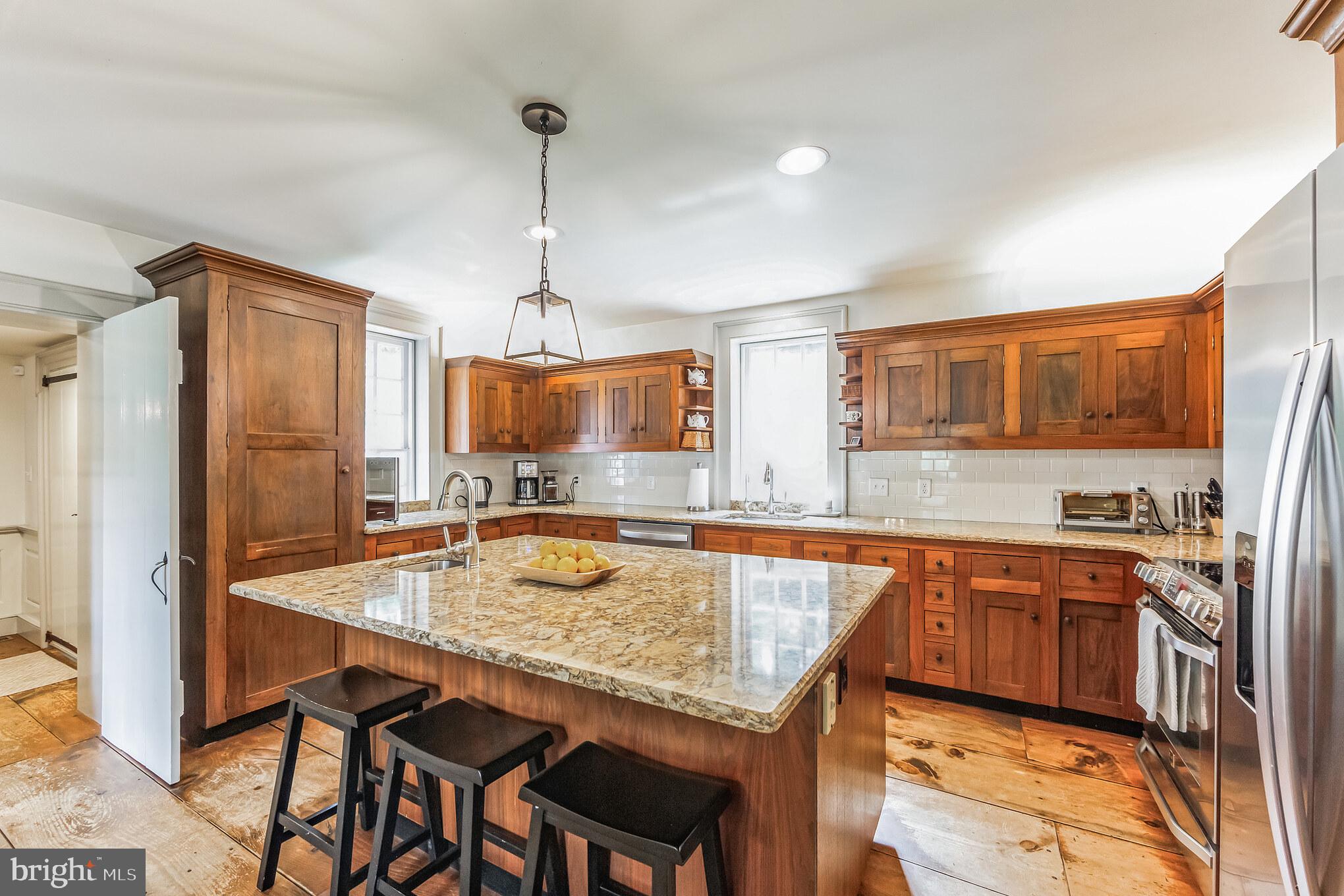 103 CANTERBURY COURT