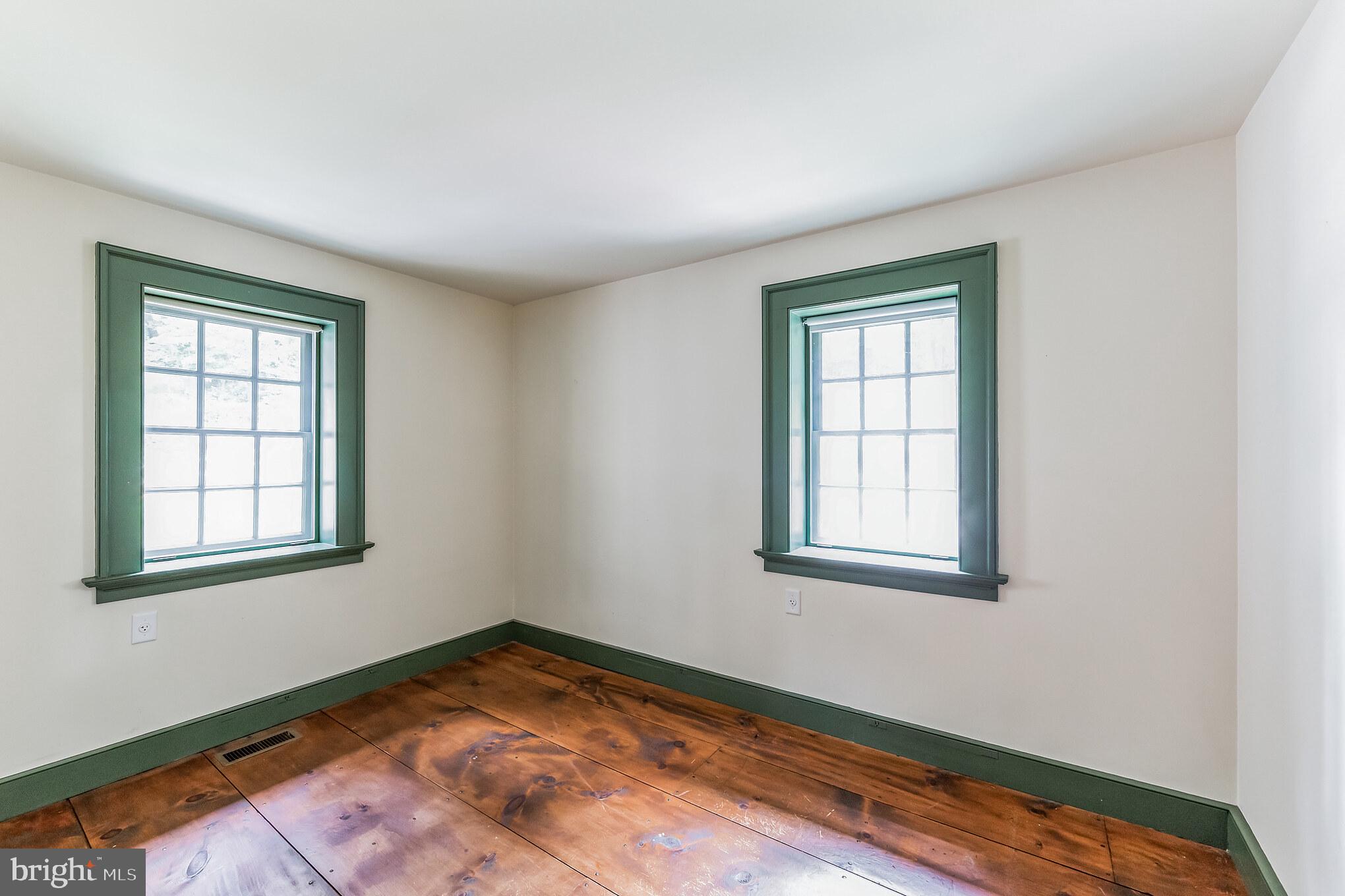 103 CANTERBURY COURT